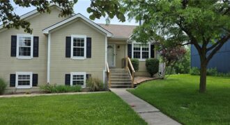11131 N Lewis Avenue, Kansas City, MO 64157
