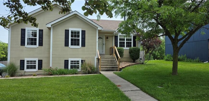 11131 N Lewis Avenue, Kansas City, MO 64157