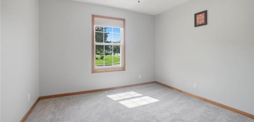 11131 N Lewis Avenue, Kansas City, MO 64157