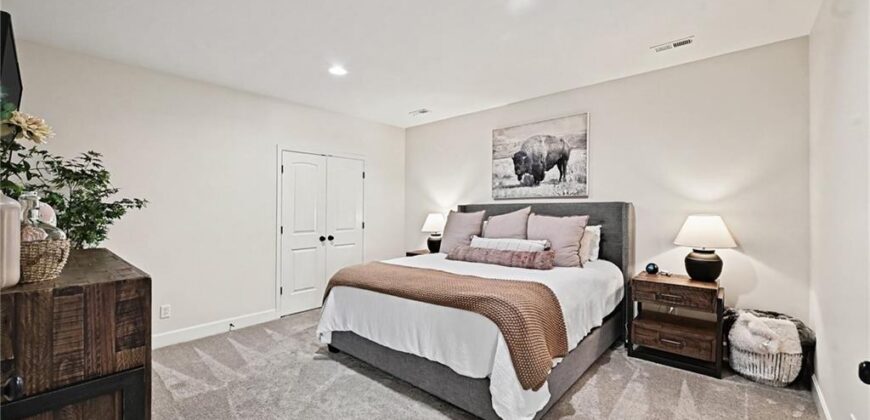2910 NE 102nd Terrace, Kansas City, MO 64155