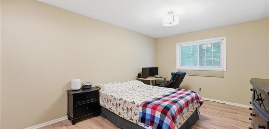5528 NW Verlin Drive, Kansas City, MO 64152