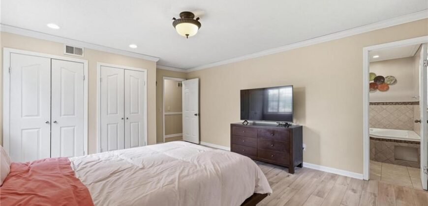 5528 NW Verlin Drive, Kansas City, MO 64152