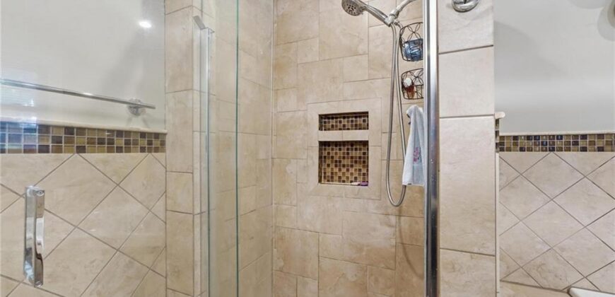 5528 NW Verlin Drive, Kansas City, MO 64152
