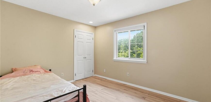 5528 NW Verlin Drive, Kansas City, MO 64152