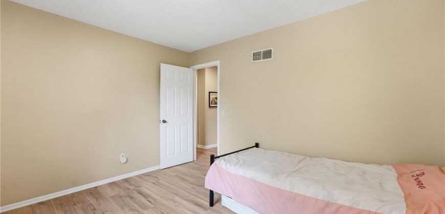 5528 NW Verlin Drive, Kansas City, MO 64152