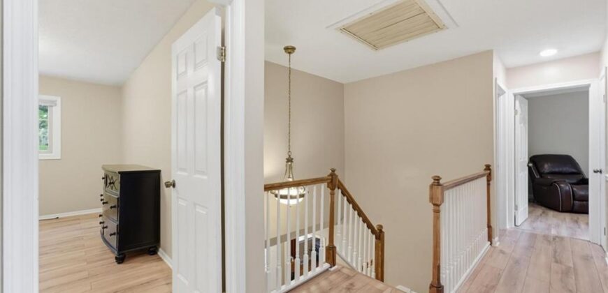 5528 NW Verlin Drive, Kansas City, MO 64152