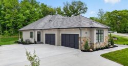 8612 Westridge Court, Parkville, MO 64152