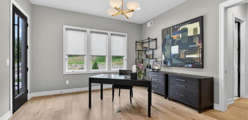 8612 Westridge Court, Parkville, MO 64152