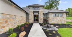 8612 Westridge Court, Parkville, MO 64152