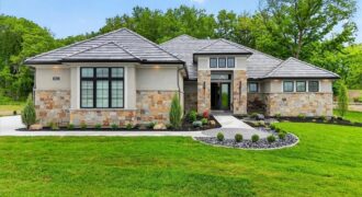 8612 Westridge Court, Parkville, MO 64152