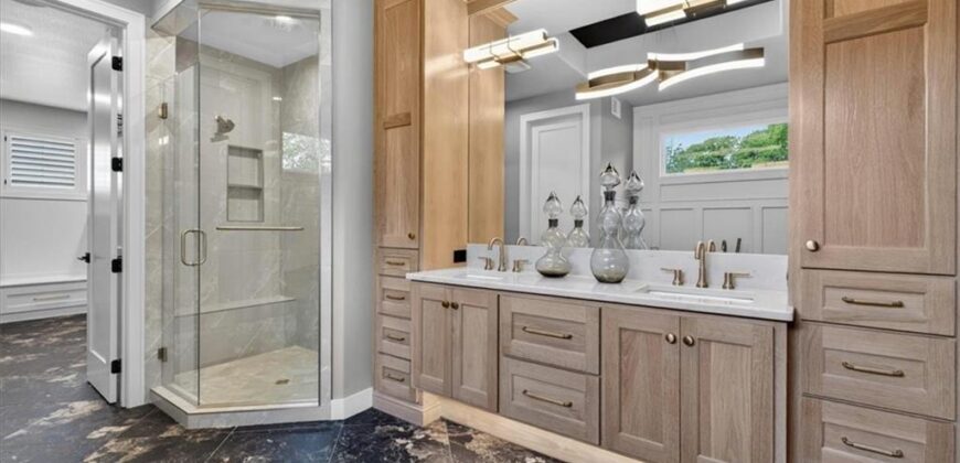 8612 Westridge Court, Parkville, MO 64152