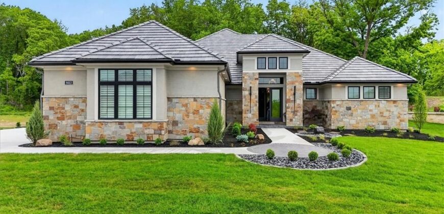 8612 Westridge Court, Parkville, MO 64152