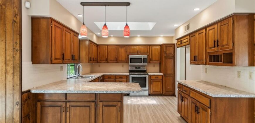 6512 NW Quail Run Drive, Kansas City, MO 64152