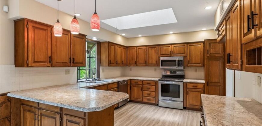 6512 NW Quail Run Drive, Kansas City, MO 64152