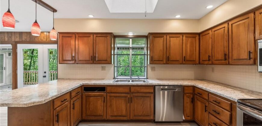 6512 NW Quail Run Drive, Kansas City, MO 64152