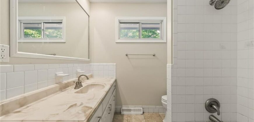 6512 NW Quail Run Drive, Kansas City, MO 64152
