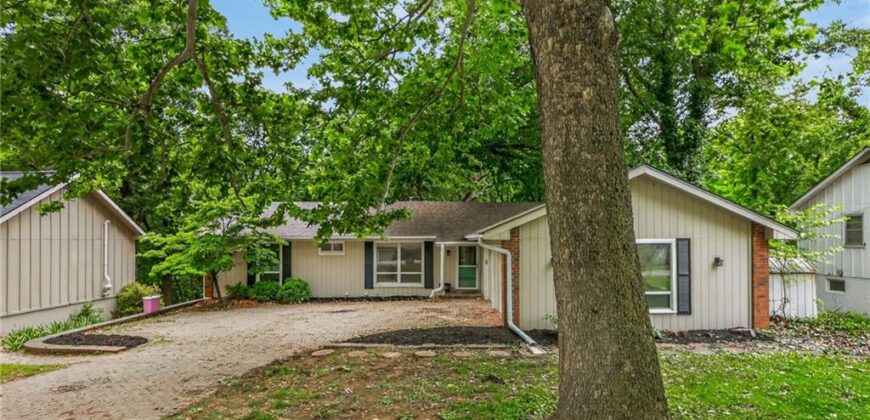 6512 NW Quail Run Drive, Kansas City, MO 64152