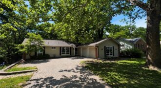 6512 NW Quail Run Drive, Kansas City, MO 64152