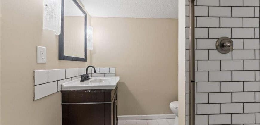 6512 NW Quail Run Drive, Kansas City, MO 64152