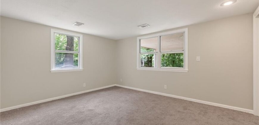6512 NW Quail Run Drive, Kansas City, MO 64152