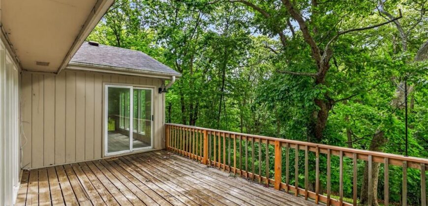 6512 NW Quail Run Drive, Kansas City, MO 64152