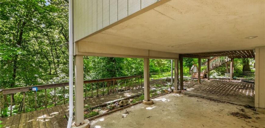 6512 NW Quail Run Drive, Kansas City, MO 64152