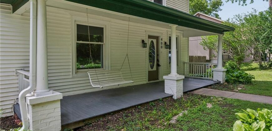 400 West Street, Parkville, MO 64152