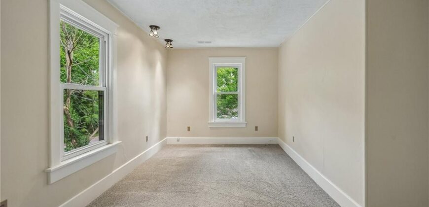 400 West Street, Parkville, MO 64152