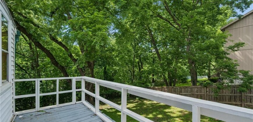400 West Street, Parkville, MO 64152