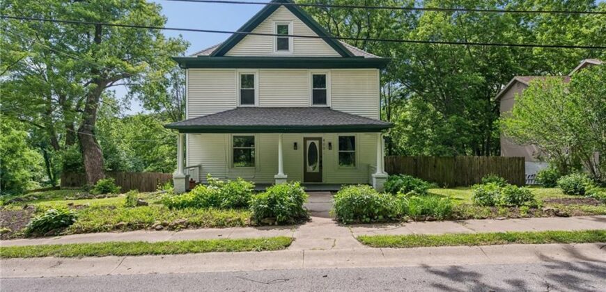 400 West Street, Parkville, MO 64152