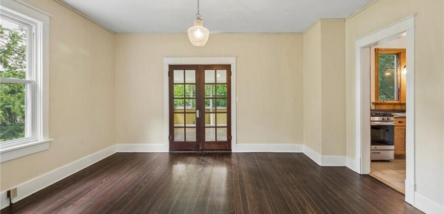 400 West Street, Parkville, MO 64152