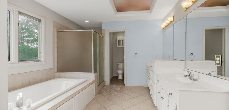 9425 N Harrison Street, Kansas City, MO 64155