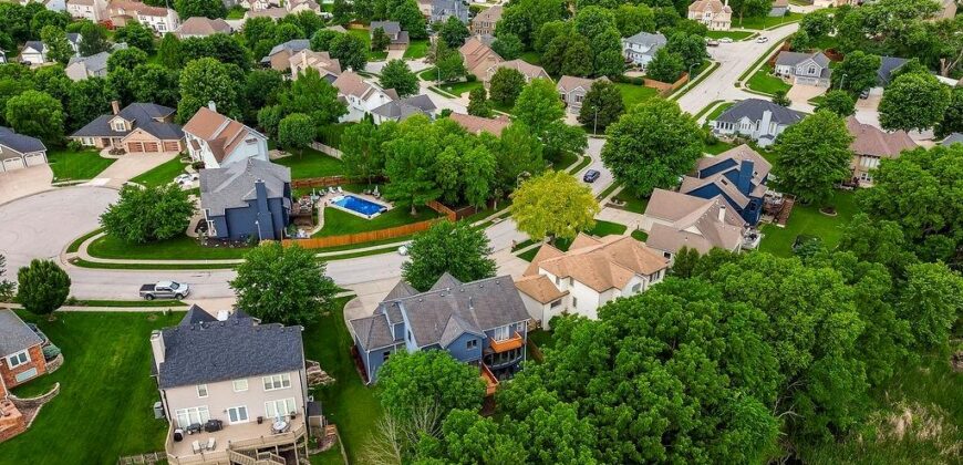 9425 N Harrison Street, Kansas City, MO 64155