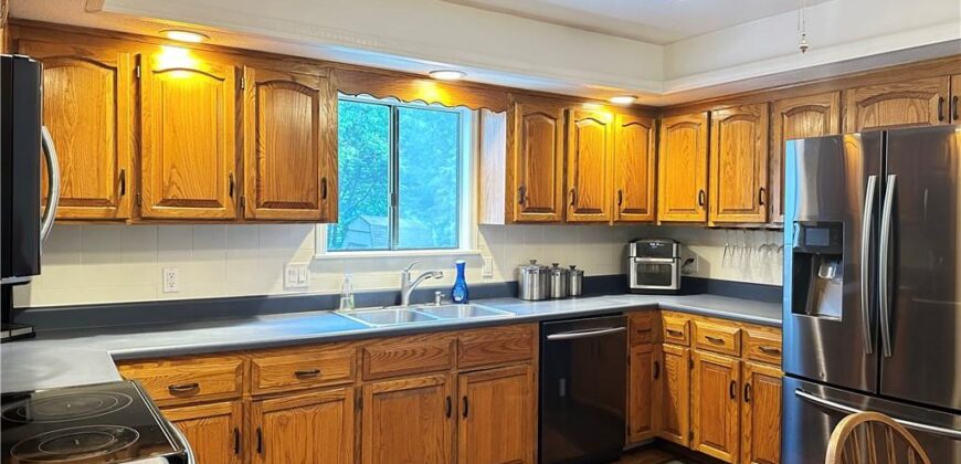 5523 NW Seminole Drive, Kansas City, MO 64152