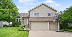8905 N Essex Drive, Kansas City, MO 64156
