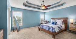 8905 N Essex Drive, Kansas City, MO 64156