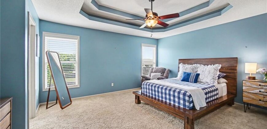 8905 N Essex Drive, Kansas City, MO 64156