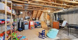 8905 N Essex Drive, Kansas City, MO 64156