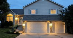 8905 N Essex Drive, Kansas City, MO 64156