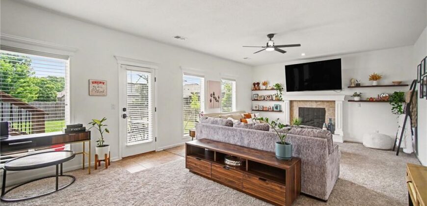 8905 N Essex Drive, Kansas City, MO 64156