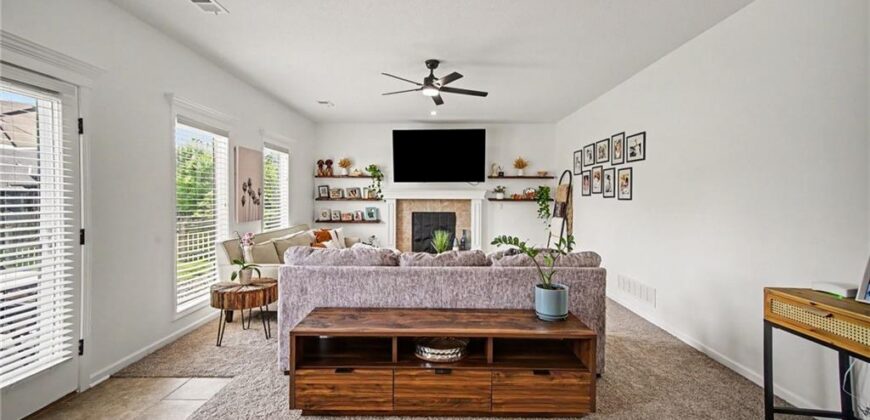 8905 N Essex Drive, Kansas City, MO 64156