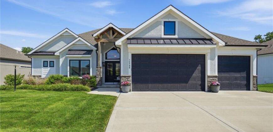 14790 Thousand Oaks Place, Parkville, MO 64152