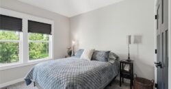 14790 Thousand Oaks Place, Parkville, MO 64152