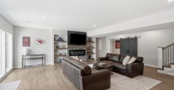 14790 Thousand Oaks Place, Parkville, MO 64152
