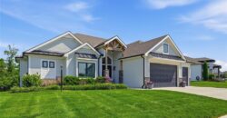 14790 Thousand Oaks Place, Parkville, MO 64152