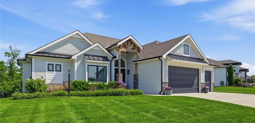 14790 Thousand Oaks Place, Parkville, MO 64152