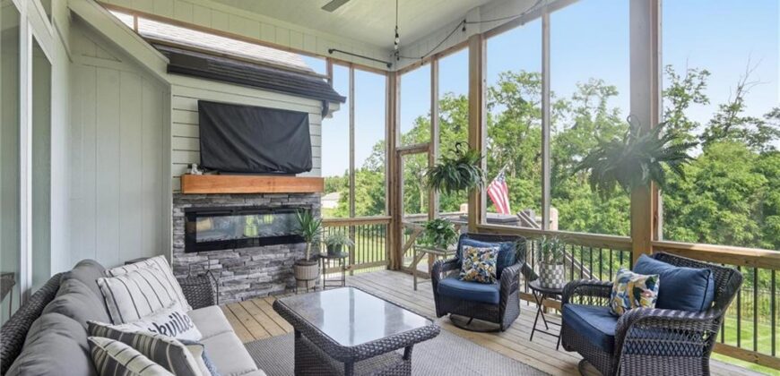 14790 Thousand Oaks Place, Parkville, MO 64152