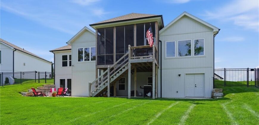 14790 Thousand Oaks Place, Parkville, MO 64152