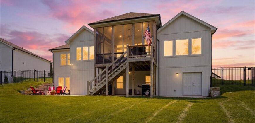 14790 Thousand Oaks Place, Parkville, MO 64152