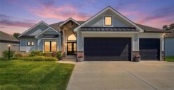 14790 Thousand Oaks Place, Parkville, MO 64152